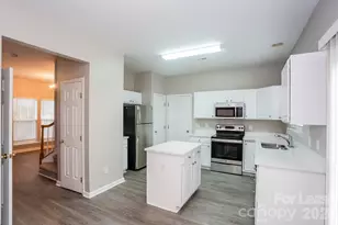 12013 Cheviott Hill Ln, Charlotte, NC 28213 - Photo 7