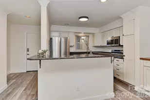 7332 Lake Front Dr, Charlotte, NC 28278 - Photo 3