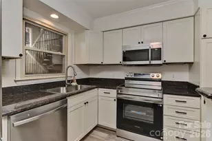 7332 Lake Front Dr, Charlotte, NC 28278 - Photo 5