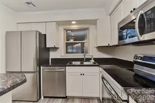 7332 Lake Front Dr, Charlotte, NC 28278 - Photo 5