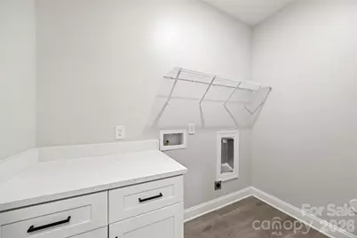 109 N Smallwood Place, Charlotte, NC 28216 - Photo 9