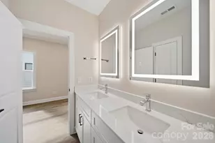 109 N Smallwood Pl, Charlotte, NC 28216 - Photo 23