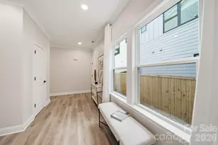 109 N Smallwood Pl, Charlotte, NC 28216 - Photo 3