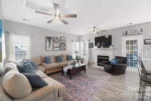 6904 Reedy Creek Rd, Charlotte, NC 28215 - Photo 9