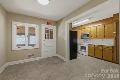 402 Pennton Avenue SW, Lenoir, NC 28645 - Photo 13