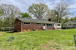 3988 Greenwood Dr, Lenoir, NC 28645 - Photo 3