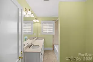 2521 Hampton Ave, Charlotte, NC 28207 - Photo 39