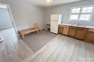 107 Drake St, Gastonia, NC 28052 - Photo 9