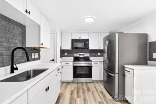 10054 Four Mile Crk Rd, Charlotte, NC 28277 - Photo 15