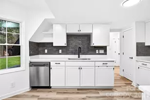 10054 Four Mile Crk Rd, Charlotte, NC 28277 - Photo 13