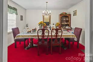 1904 Dixon Ln, Camden, SC 29029 - Photo 9