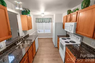 1922 Willie Worrell Dr, Charlotte, NC 28215 - Photo 5