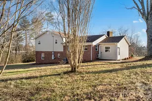 106 Royal Wood Dr, Lenoir, NC 28645 - Photo 3