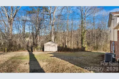 106 Royalwood Drive, Lenoir, NC 28645 - Photo 5