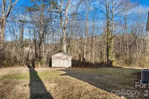 106 Royal Wood Dr, Lenoir, NC 28645 - Photo 5