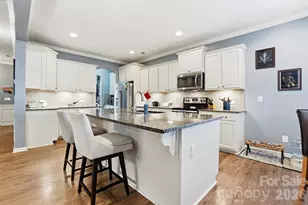 1103 Clover Ln, Matthews, NC 28104 - Photo 9