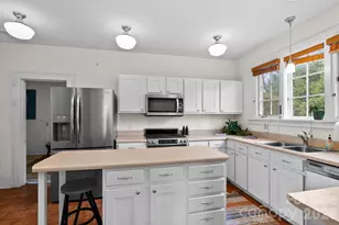 5 W Avon Pkwy, Asheville, NC 28804 - Photo 17