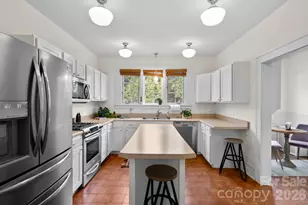 5 W Avon Pkwy, Asheville, NC 28804 - Photo 17