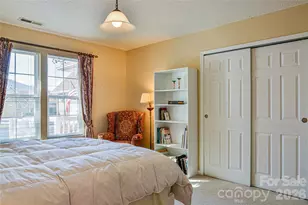 1301 Hyde Park Dr, Asheville, NC 28806 - Photo 17