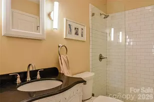 1301 Hyde Park Dr, Asheville, NC 28806 - Photo 19