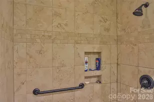 1301 Hyde Park Dr, Asheville, NC 28806 - Photo 25