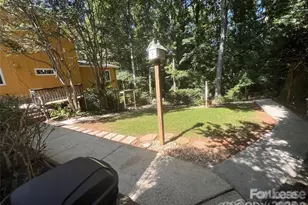 8133 Strawberry Ln, Charlotte, NC 28277 - Photo 5