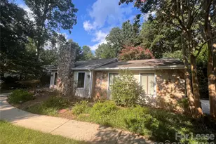 8133 Strawberry Ln, Charlotte, NC 28277 - Photo 3