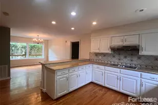 8133 Strawberry Ln, Charlotte, NC 28277 - Photo 9