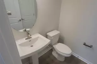 9143 Harwen Ln, Charlotte, NC 28215 - Photo 5