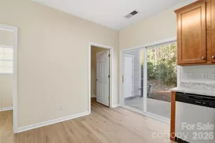 3135 Golden Dale Ln, Charlotte, NC 28262 - Photo 9