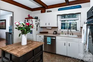 649 Ransom St, Blowing Rock, NC 28605 - Photo 3