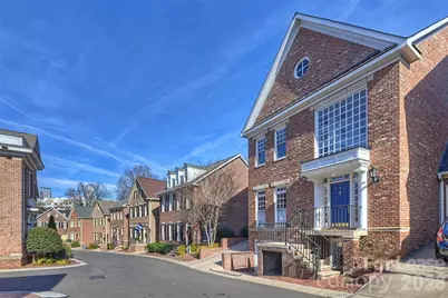 1124 Dilworth Crescent Row, Charlotte, NC 28203 - Photo 3