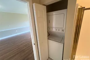 8913 Meadow Vista Rd, Charlotte, NC 28213 - Photo 13