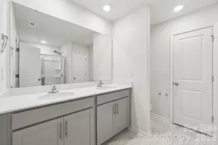 9051 Lowfalls Ln, Charlotte, NC 28216 - Photo 13