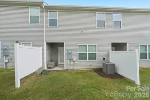 9051 Lowfalls Ln, Charlotte, NC 28216 - Photo 19