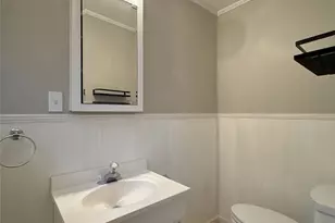 4738 Gilmore Dr, Charlotte, NC 28209 - Photo 13