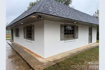 1295 N Main Avenue, Newton, NC 28658 - Photo 1