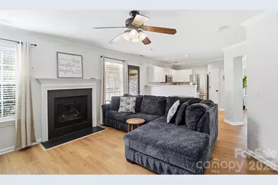 8854 Laurel Run Drive, Charlotte, NC 28269 - Photo 11