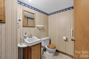 408 Spring St NW, Lenoir, NC 28645 - Photo 43