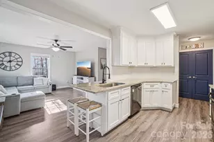 178 Rowe Ct, Hendersonville, NC 28792 - Photo 5