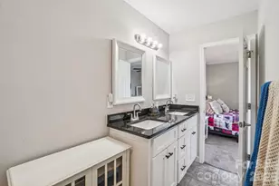 178 Rowe Ct, Hendersonville, NC 28792 - Photo 11