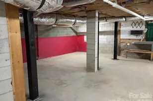 1175 Kilpatrick Rd, Hendersonville, NC 28739 - Photo 23