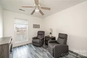 1050 21st Ave NW, Hickory, NC 28601 - Photo 19