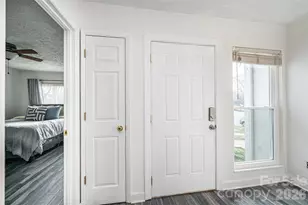 1050 21st Ave NW, Hickory, NC 28601 - Photo 27