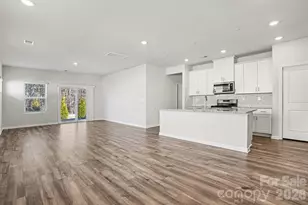 310 Olympia Wy, York, SC 29745 - Photo 3