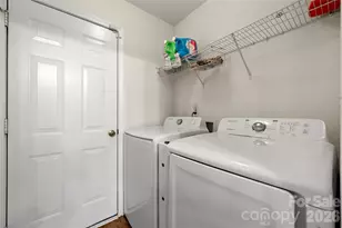 4719 Mortonhall Rd, Charlotte, NC 28215 - Photo 15