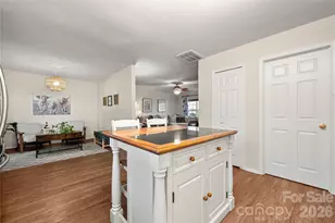 4719 Mortonhall Rd, Charlotte, NC 28215 - Photo 13