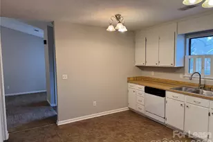 10212 Invershiel Ct, Charlotte, NC 28227 - Photo 5