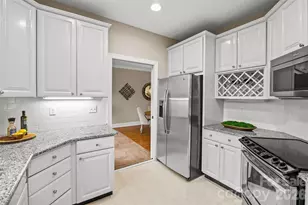 6029 Sharon Rd, Charlotte, NC 28210 - Photo 15