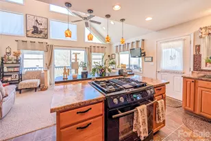 305 Majestic Mountain Dr, Burnsville, NC 28714 - Photo 21